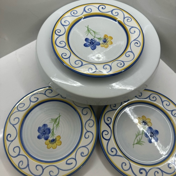 World Market Three 8.25”  Plates - Portugal - Blue and Yellow Flowers - Picture 4 of 7